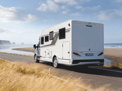 KNAUS SKY TI 2027 – Seiten- und Heckansicht KNAUS SKY TI 2027 in der Seiten- und Heckansicht