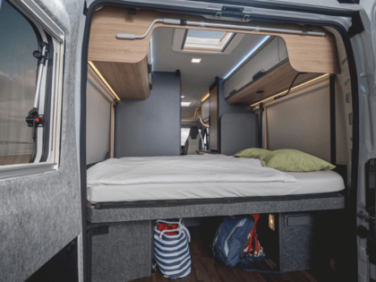 KNAUS BOXLIFE 2027 – flexible Hecksituation Flexible Hecksituation im KNAUS BOXLIFE PLATINUM SELECTION 2027 mit zusätzlichem Stauraum und optionalem elektrischem Hubbett