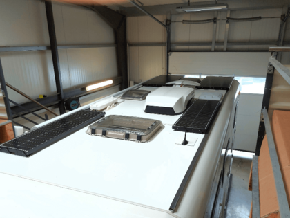 Solaranlage montieren in Wohnmobil-Werkstatt Solaranlage nachrüsten für Wohnmobile & Camper in Werkstatt