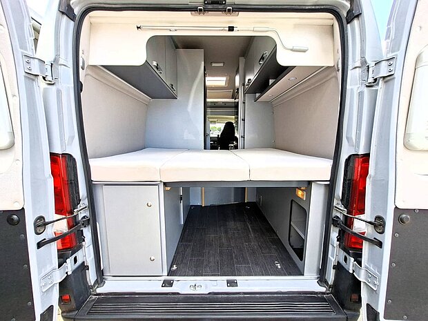 Weinsberg CaraTour 600 MQH - Bett von hinten
