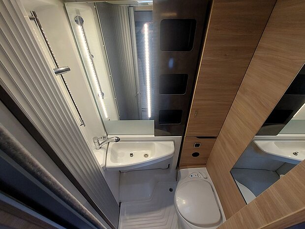 Knaus Van Ti Plus 650 MEG Platinum Selection Automatik Bad Knaus Van Ti Plus 650 MEG Platinum Selection Automatik Bad