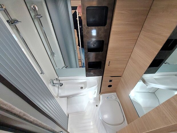 Knaus Van Ti Plus 650 MEG Bad, WC & Dusche Knaus Van Ti Plus 650 MEG Bad