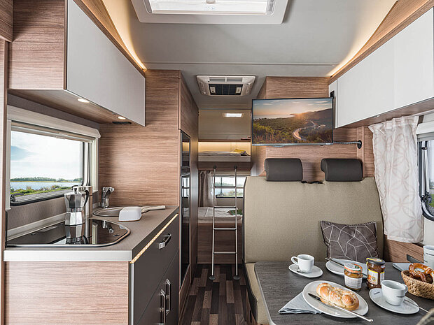 Klimaanlage montieren, nachrüsten in Wohnmobil Werkstatt Klimaanlage montieren, nachrüsten für Wohnmobile in Werkstatt