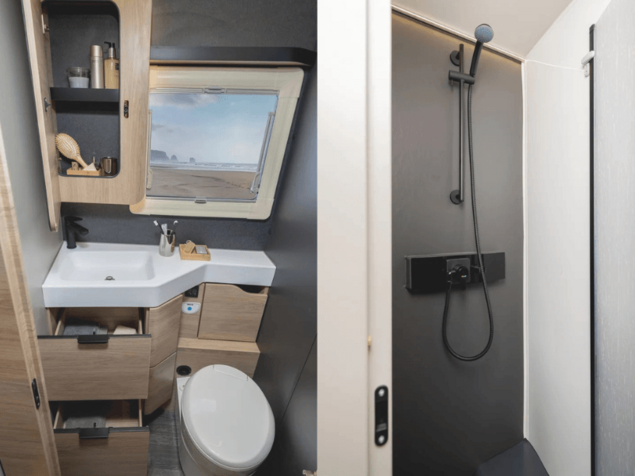 KNAUS SKY TI 2027 – separate Dusche Separate Dusche im Badezimmer des KNAUS SKY TI 2027