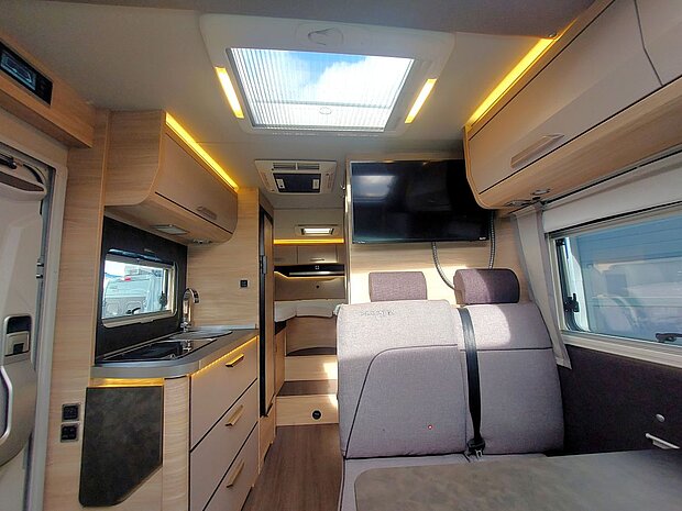 Knaus Van Ti Plus 650 MEG Platinum Selection Automatik Wohnraum Knaus Van Ti Plus 650 MEG Platinum Selection Automatik Innenraum