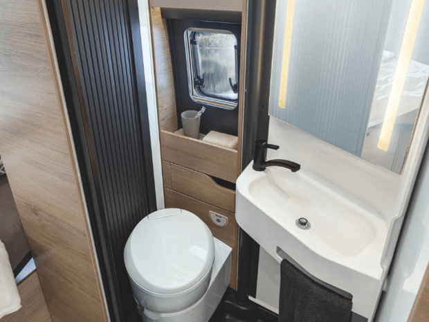 KNAUS BOXTIME 2027 – XL-Bad mit Schwenkwand XL-Bad mit Schwenkwand im KNAUS BOXTIME 2027
