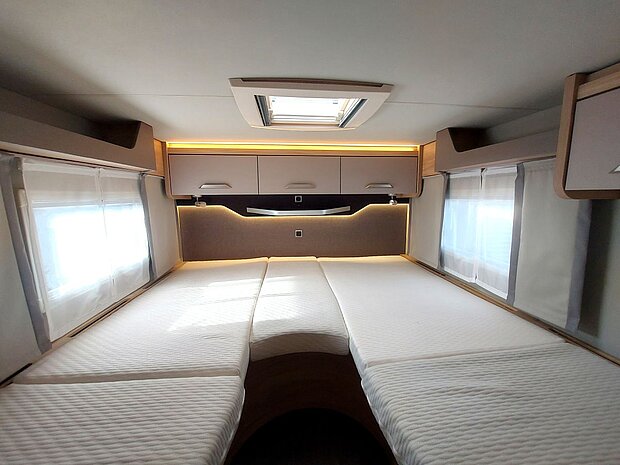 Knaus Van Ti Plus 650 MEG Bett hinten Wohnmobil Knaus Van Ti Plus 650 MEG Bett im Heck