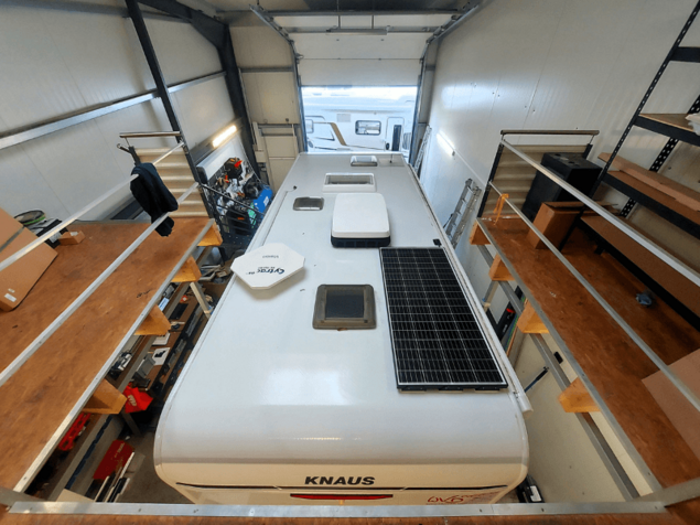 Knaus Wohnmobil Solaranlage Klimaanlage Dach Montage Mosbach