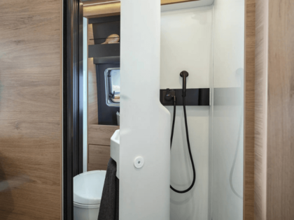 KNAUS BOXLIFE 2027 – XL-Schwenkbad XL-Schwenkbad im neuen KNAUS BOXLIFE PLATINUM SELECTION 2027